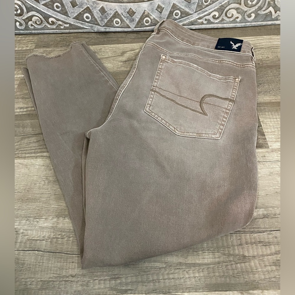 American Eagle outfitters super super stretch distressed 14